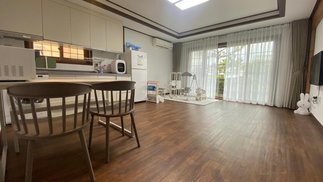 Jeju Time-Travel Pension Exterior photo