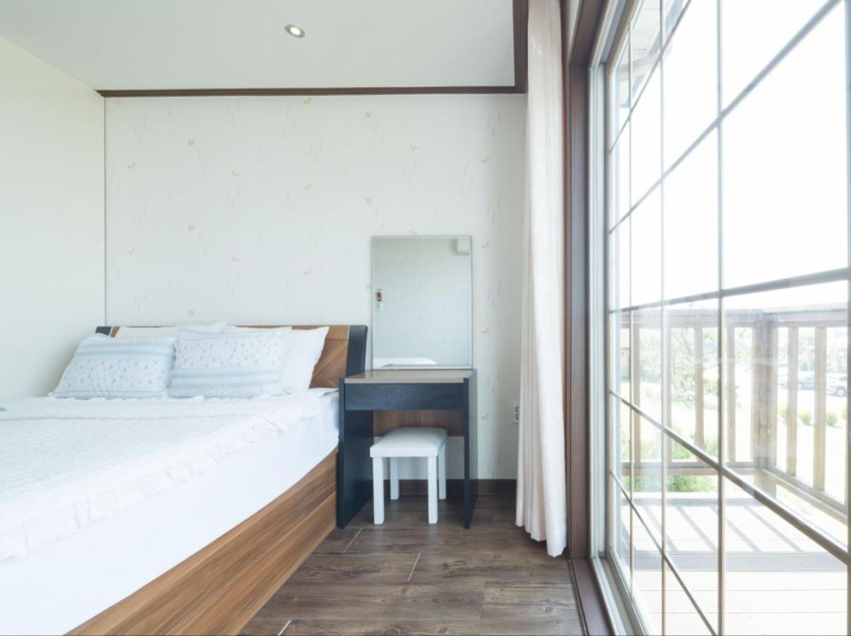 Jeju Time-Travel Pension Exterior photo
